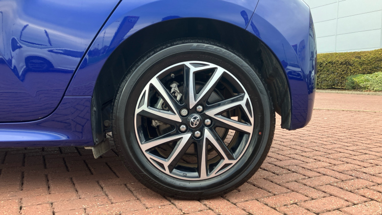 Toyota Yaris 1.5 Hybrid Design 5dr CVT Hybrid Hatchback